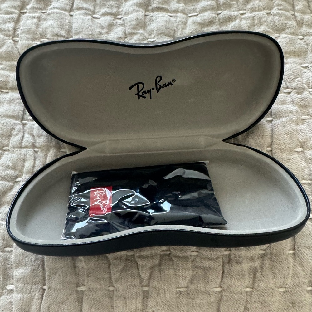 RAY-BAN Hard case for Glasses Sunglasses with NEW cleaning cloth